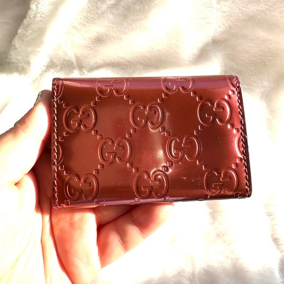 Gucci Red Embossed Leather Key Chain Holder - Picture 2 of 7